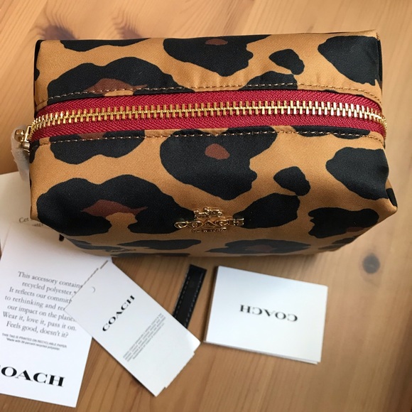 ❤️ Coach Small Boxy Cosmetic Case With Leopard Print 🐯 - Picture 6 of 11